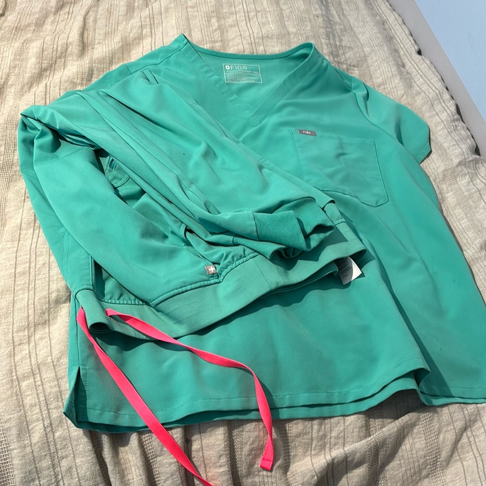 Figs Scrub set